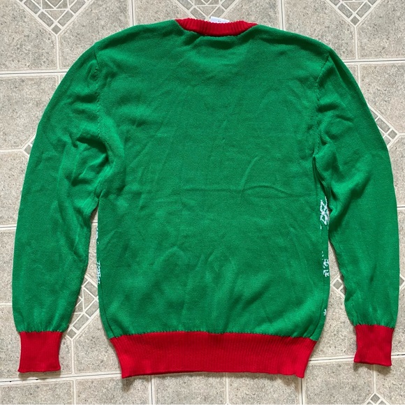 PEANUTS Snoopy House Christmas Unisex Pullover Sweater w/ Pockets Size M NEW - Picture 4 of 6